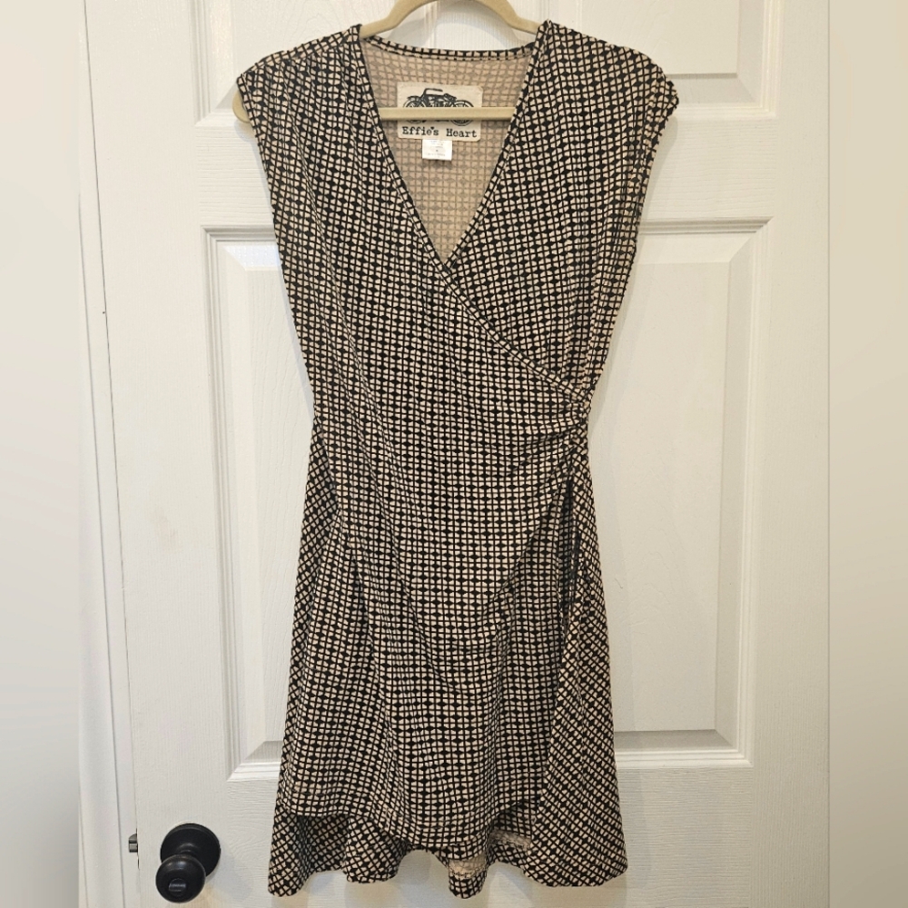 Effie's Heart Faux Wrap Patterned Dress Size Small V Neck